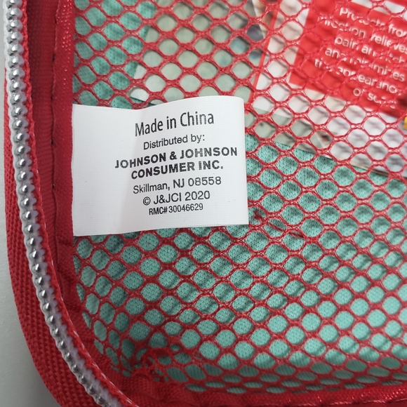 Johnson & Johnson First-Aid Zipper Case - Picture 9 of 12